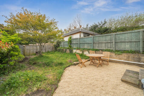 1441678-3-69d9275...