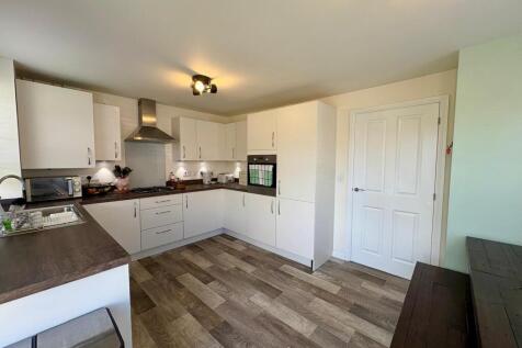 35 Parkstone Kitchen 1.jpg