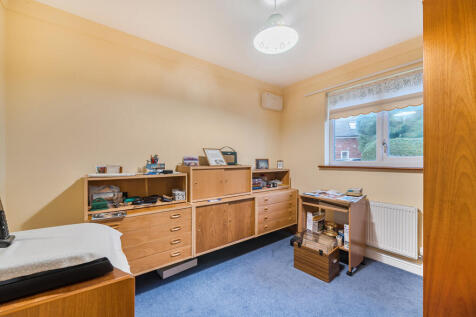 1381987-10-691752...