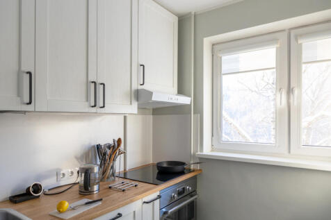 modern-kitchen-interior-2024-10-21-02-06-11-utc.jp
