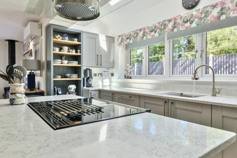 1291100-14-6827094bb9770-ARW .jpg