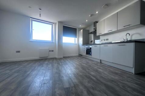 *50% OFF FIRST MONTHS RENT*AVAILABLE NOW*ONE BEDROOM APARTMENT*OPTION TO FURNISH*PARKING AVAILABLE*NINTH FLOOR*