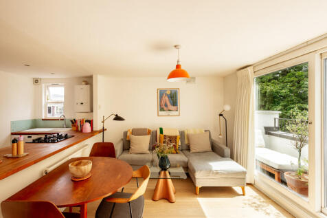 300876 - 25_7_22_TMH N16 6AX10304-Edit.jpg