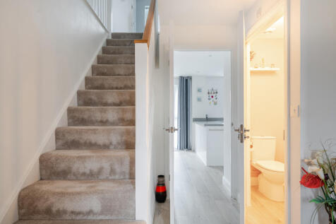 1388215-12-693829...