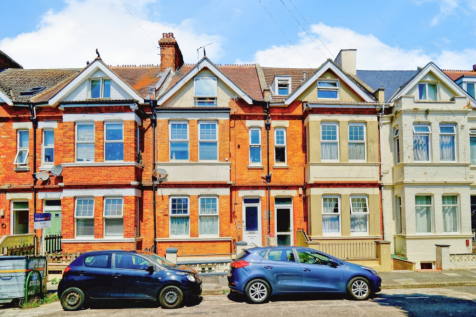 1 Bedroom Flat in BH5 1DT