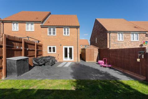 11 Holly Drive-09.jpg