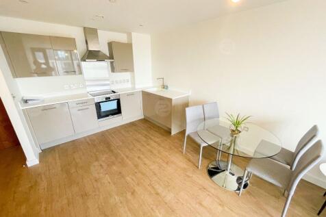 Stunning ONE BEDROOM apartment situated on the 13TH FLOOR in THE BANK development, which is located in the heart of Birmingham. A short walking distance from Brindley Place and Centenary Square.