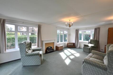 Living Room 1.JPG