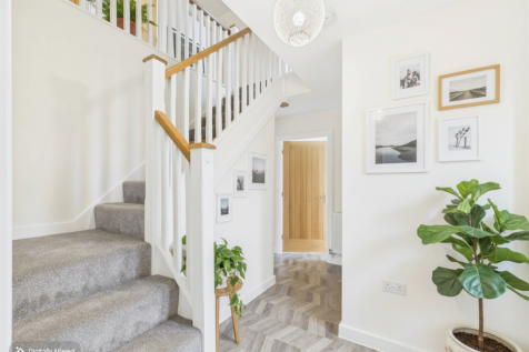 EWEMOVE SOUTH MOLTON - 13 BASIN WALK