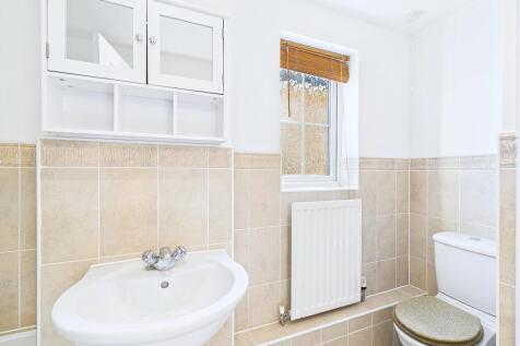 CAM01909G0-PR0320-STILL016