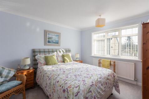 Barnstone House Bedroom 2-1.jpg