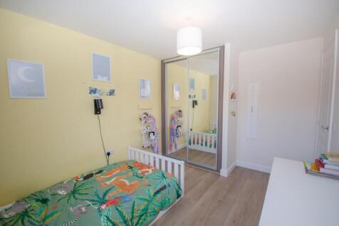 Bedroom two pic 2.jpg