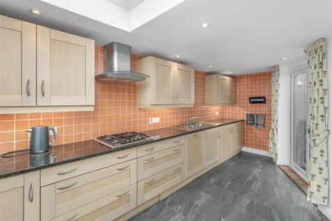 2 Poplar Close, Banbury-8.jpg