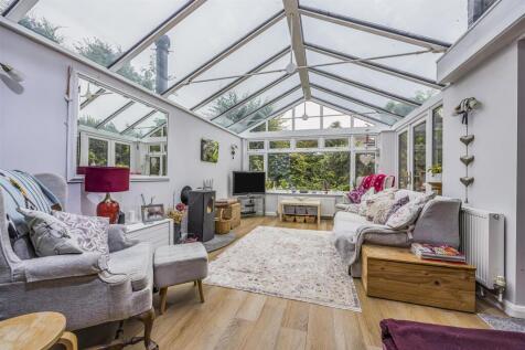 1 Conifer Drive, Hambrook-PorticoMarketing-Nexa-25