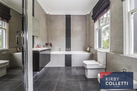 EN SUITE BATHROOM TO BEDROOM THREE