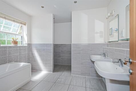 5 Sycamore Close -10.jpg