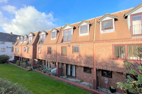 2 Bed Unfurnished Flat