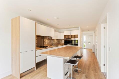 Kitchen/Breakfasting Area