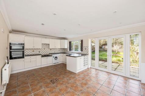 Kitchen/ Dining Room