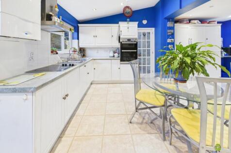 Presented by Clinton at EweMove Bexleyheath and Da