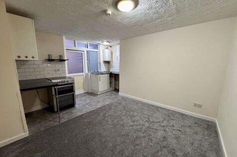 STUDIO KITCHEN/LIVING