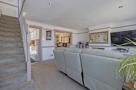 Reception Room-3.jpg
