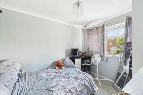 CAM02773G0-PR0325-STILL007