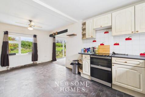Kitchen/ Dining Room