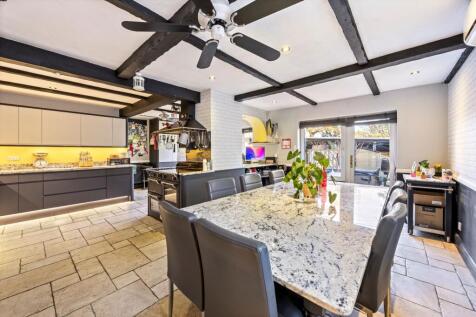 Kitchen/Dining