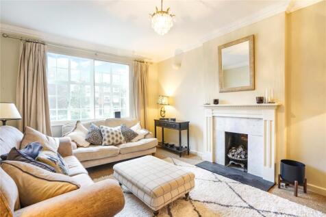 An elegant and recently refurbished one bedroom apartment on Gloucester Avenue in Primrose Hill.