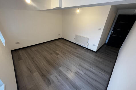 2 Bedroom Flat in WN7 1DD