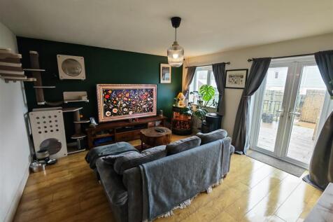 Living room 1.jpg