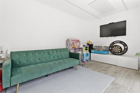 Garden/Play Room