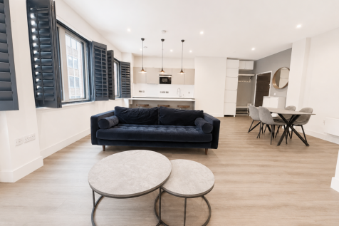 Luxury Two Bedroom, Two Bathroom Apartment | Fully Furnished | City Centre Location Located within the highly sought-after Lightwell development in the heart of Birmingham City Centre, this exceptiona