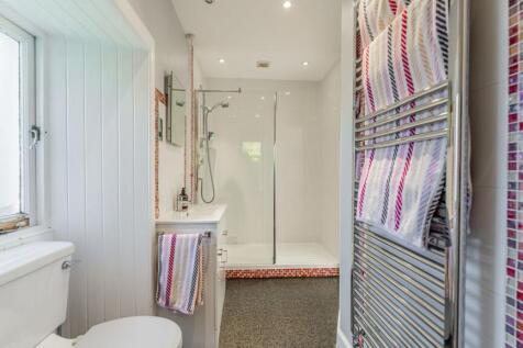 5 bed, 3 bath Detached in Glasgow - Photo 40