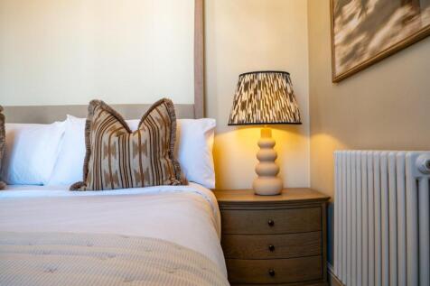 Southsea Show Flat HR-29.jpg