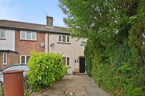 2 Bed Freehold House with large Garden
