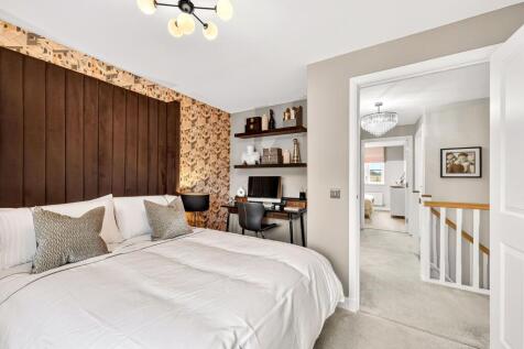 Bedroom in 4 bed home