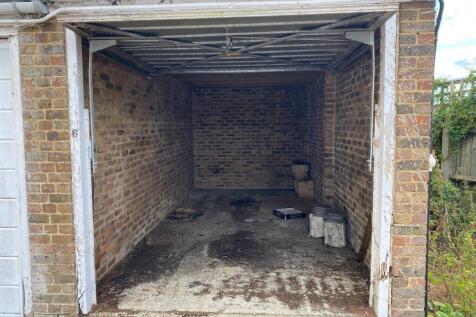 garage 6 internal.jpg