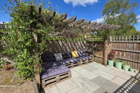 2 bed maisonette for sale Burnside Close, Barnet
