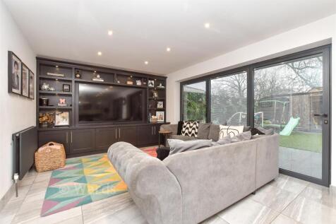 Lounge/Dining Area