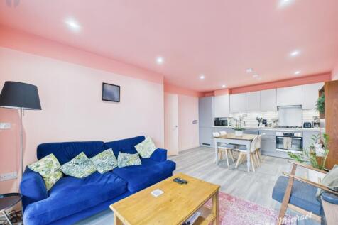 CAM03218G0-PR0568-STILL012