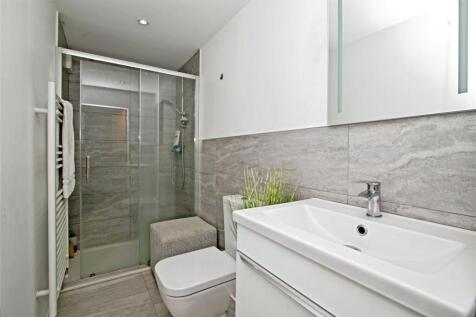 Shower/Cloakroom