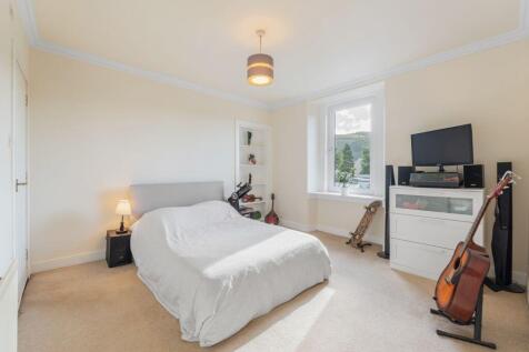 3 bed, 2 bath Flat in Leeds - Photo 8