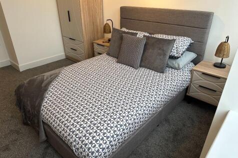 1 Bedroom Flat in S40 4TY