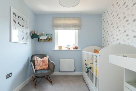 Perfect nursery, spare room, home office or craft room