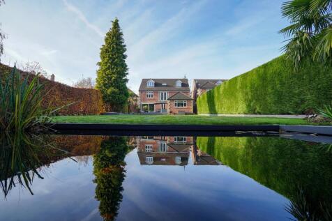 5 bed, 4 bath Detached in Sheffield - Photo 4
