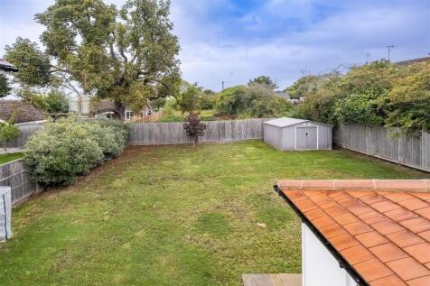 1a, Bumbles Green (26).jpg