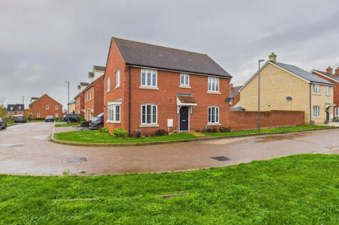 CAM03852G0-PR0472-STILL028