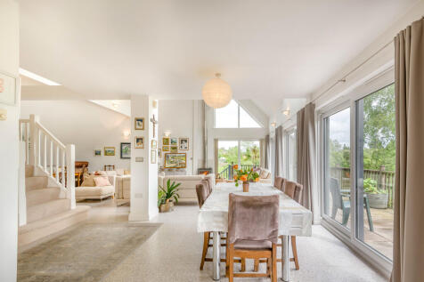 8691797-interior2...